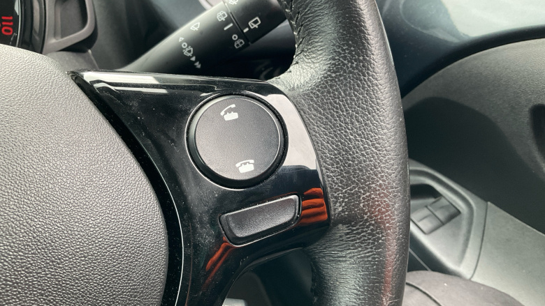 Toyota Aygo 1.0 VVT-i X-Clusiv 3 5dr Petrol Hatchback